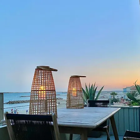 Апартаменты Rose Des Sables- Appartement Familial - Terrasse - Parking- 1Ere Ligne Mer Carnon